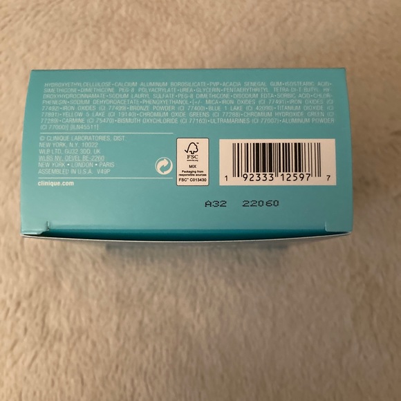 Clinique Discovery Set - 4 Piece Set - Picture 6 of 6